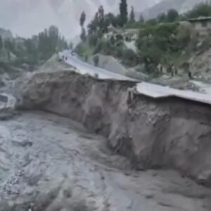 pakistanda heyelan hayatini kaybedenler var 273cbppe