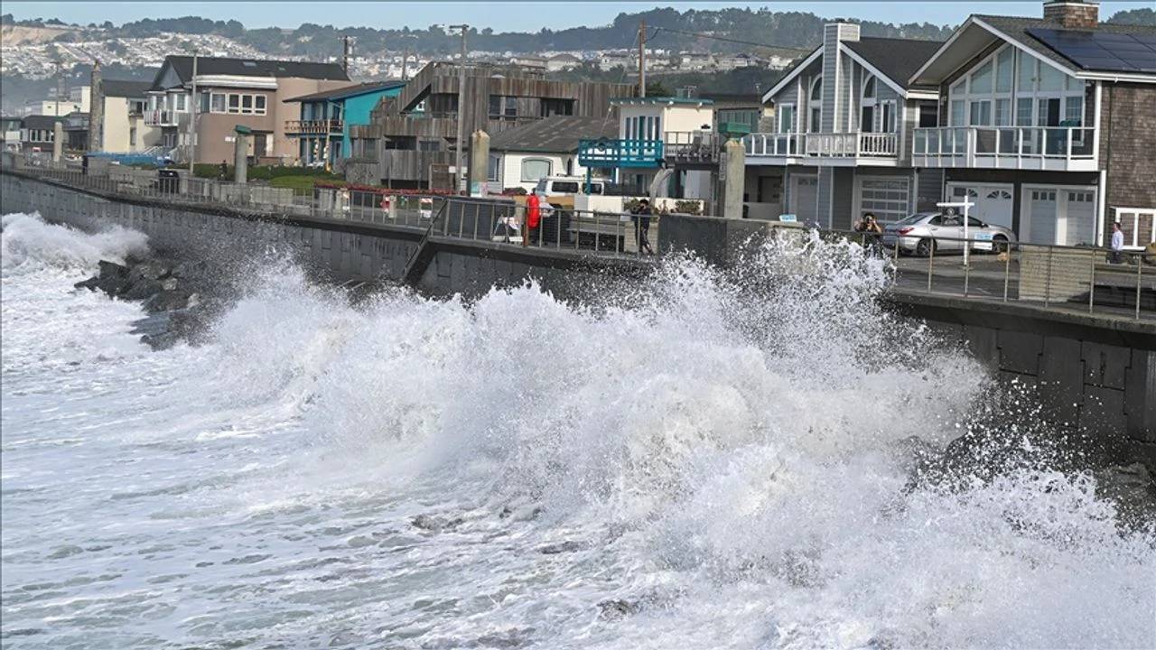 abdnin california eyaletinde 43 buyuklugunde deprem Krr7BneK