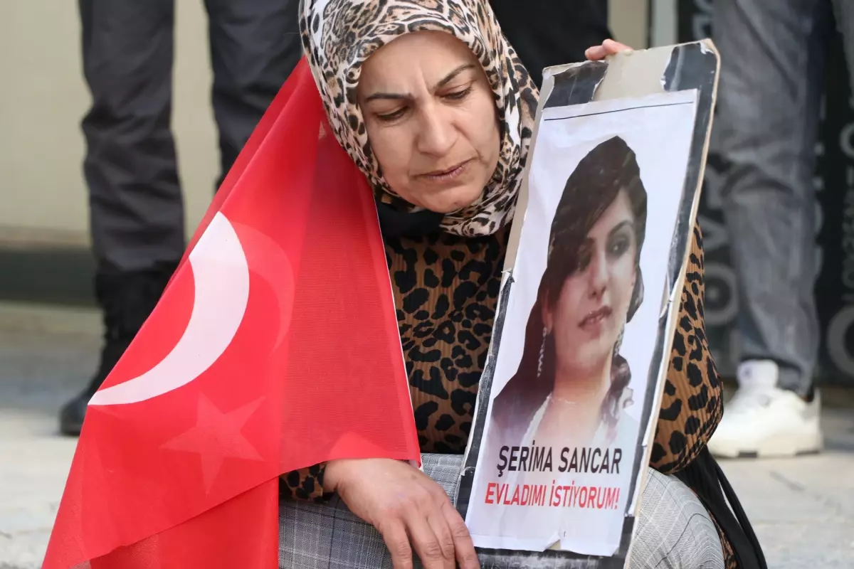 aileler 111 haftada evlatlari icin eylem yapti eumLspmr.jpg