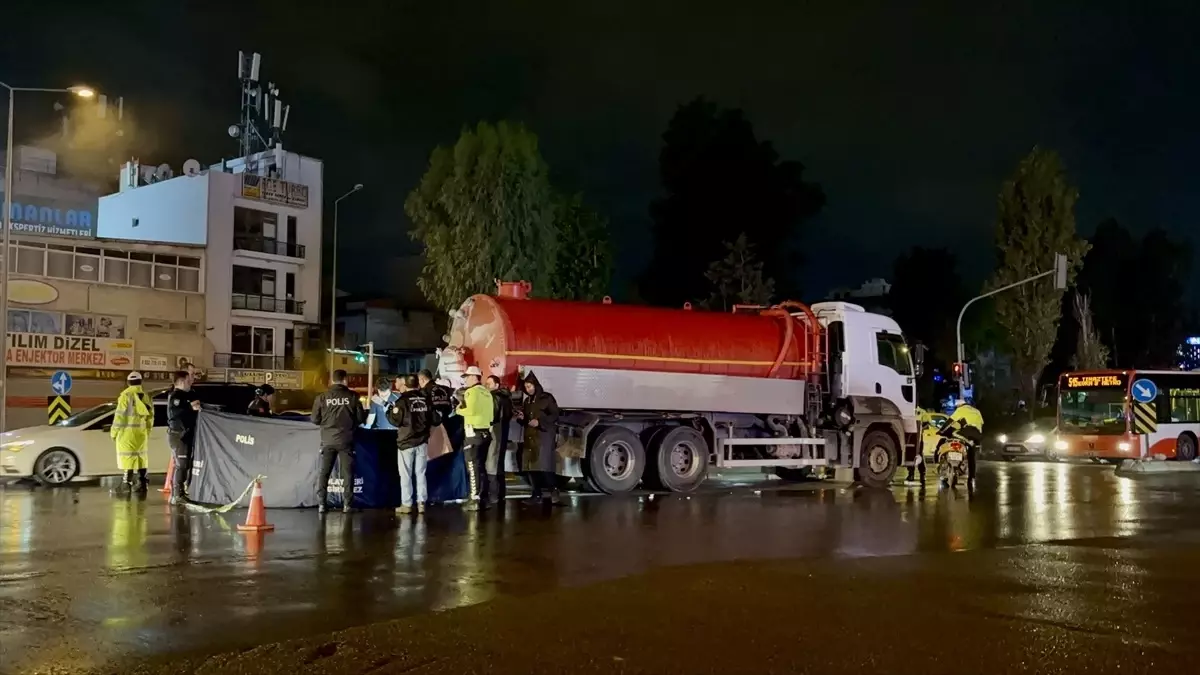 bornovada motosiklet kazasi surucu hayatini kaybetti IQBK9Bz4