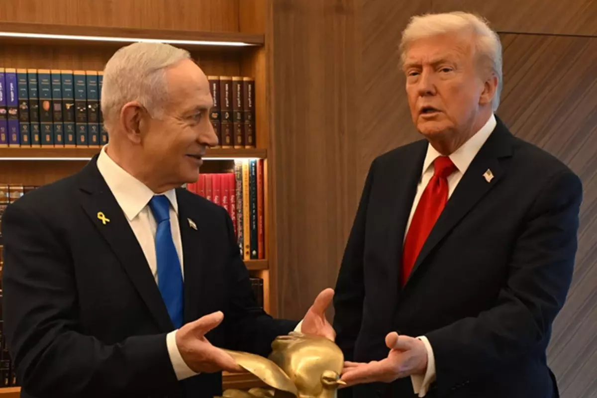 netanyahudan trumpa dikkat ceken hediye 9Knu5M1h.jpg