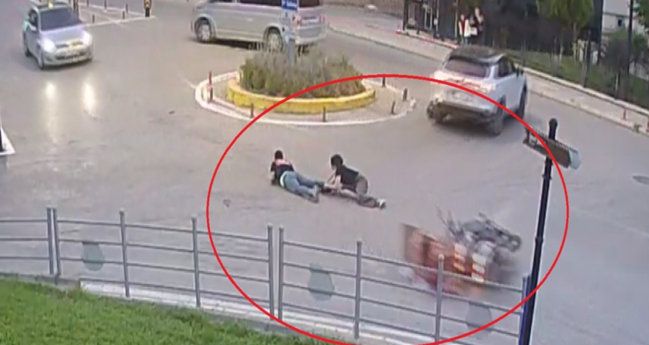 otomobile carpmamak icin ani fren yapti felaketi yasadi AaYaQNOD