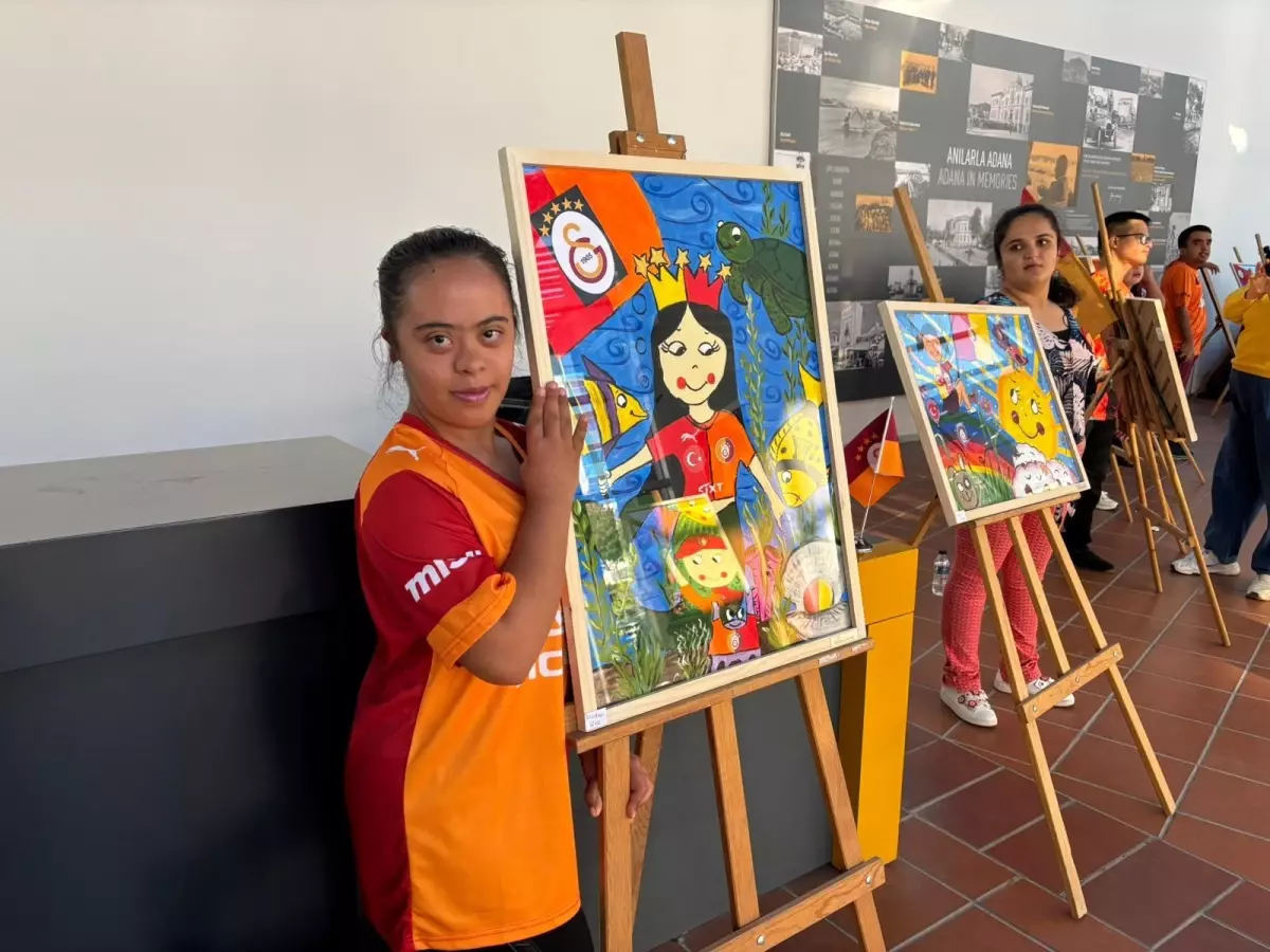 ozel gereksinimli cocuklardan galatasaray temali sergi a4wlWE58.jpg