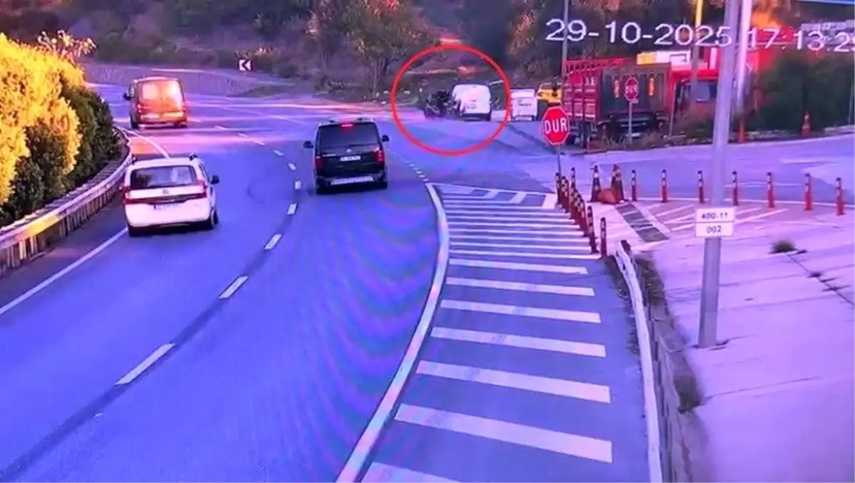 manavgatta motosiklet kazasi 2 arac daha karisti OIcV3ct6.jpg