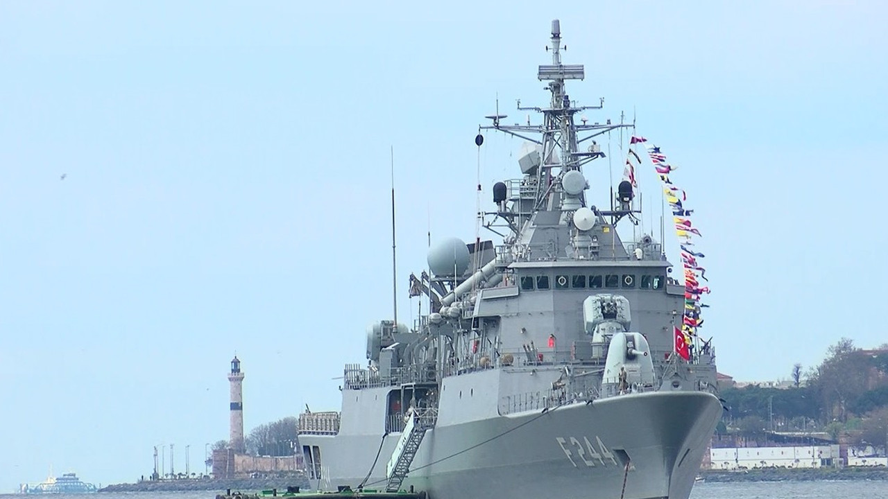 Beşiktaş’ta Savaş Gemisi TCG Barbaros, Çocuklarla Buluştu