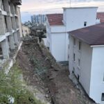 nevsehirde-istinat-duvari-coktu-3-katli-apartman-ile-anaokulu-tahliye-edildi-Xack3DQN