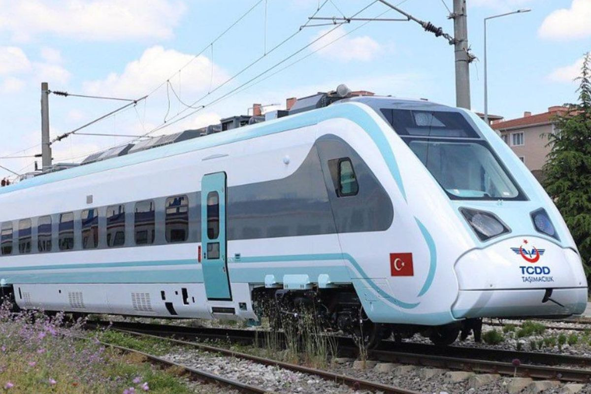 Halkalidan uzunkopruye milli elektrikli tren hizmet vermeye basladi nxrqICIs