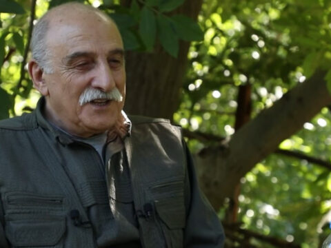 Pkkli duran kalkan siyasete girmek istiyor neden olmasin olmaz mi IbmWVYdc